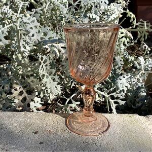 Elegant Midcentury Pink Swirl Wine Glasses (set of 3)